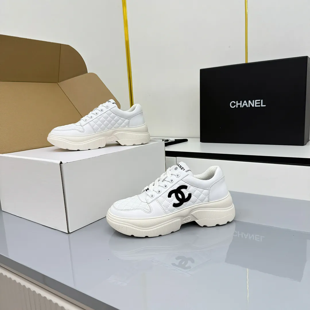 👟👟Ex-factory price 620👟👟 Chanel bread shoes ~ original calfskin panda shoes Chanel 25C latest hot style panda black and white sports shoes casual sneakers Xiaoxiang hot item classic black and white panda color coco girls must pay Fabric: original custom mixed sheepskin lining: original imported breathable mesh lining outsole: Original molded rubber + TPU combination Size: Women's 35-41